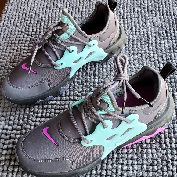 New womens Nike presto react - Picture 5 of 6